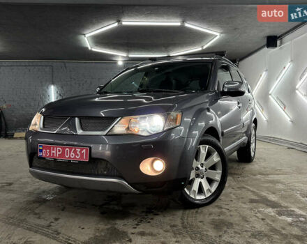 Сірий Міцубісі Аутлендер, об'ємом двигуна 2 л та пробігом 235 тис. км за 8950 $, фото 1 на Automoto.ua