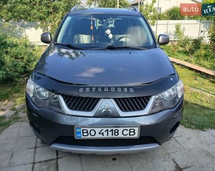 Серый Мицубиси Аутлендер, объемом двигателя 2.18 л и пробегом 270 тыс. км за 9800 $, фото 1 на Automoto.ua