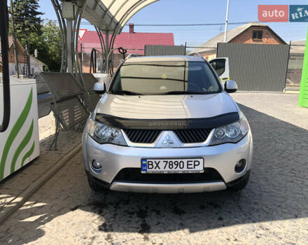 Сірий Міцубісі Аутлендер, об'ємом двигуна 2.18 л та пробігом 250 тис. км за 9000 $, фото 1 на Automoto.ua