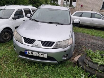 Мицубиси Аутлендер 2008 в Купянске на Automoto.ua Серый Мицубиси Аутлендер, объемом двигателя 2 л и пробегом 263 тыс. км за 4000 $, фото 1 на Automoto.ua