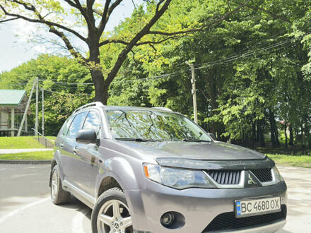 Мицубиси Аутлендер 2008 в Львове на Automoto.ua Серый Мицубиси Аутлендер, объемом двигателя 2.36 л и пробегом 250 тыс. км за 7800 $, фото 1 на Automoto.ua