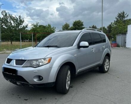 Серый Мицубиси Аутлендер, объемом двигателя 0 л и пробегом 280 тыс. км за 4800 $, фото 1 на Automoto.ua