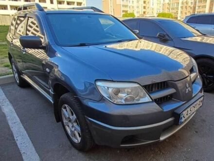 Мицубиси Аутлендер 2008 в Киеве на Automoto.ua Серый Мицубиси Аутлендер, объемом двигателя 2 л и пробегом 205 тыс. км за 6000 $, фото 1 на Automoto.ua