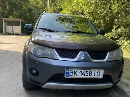 Міцубісі Аутлендер 2008 у Рівному на Automoto.ua Сірий Міцубісі Аутлендер, об'ємом двигуна 2 л та пробігом 225 тис. км за 8300 $, фото 1 на Automoto.ua