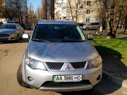 Мицубиси Аутлендер 2008 в Киеве на Automoto.ua Серый Мицубиси Аутлендер, объемом двигателя 2.4 л и пробегом 260 тыс. км за 8500 $, фото 1 на Automoto.ua