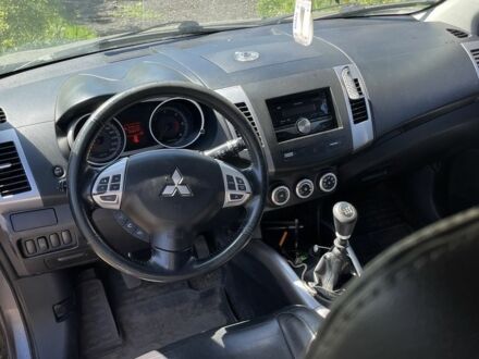 Міцубісі Аутлендер 2008 у Дніпро (Дніпропетровську) на Automoto.ua Сірий Міцубісі Аутлендер, об'ємом двигуна 2 л та пробігом 340 тис. км за 4500 $, фото 1 на Automoto.ua