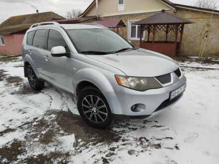 Сірий Міцубісі Аутлендер, об'ємом двигуна 2.4 л та пробігом 266 тис. км за 8300 $, фото 1 на Automoto.ua