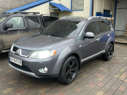 Серый Мицубиси Аутлендер, объемом двигателя 2.01 л и пробегом 345 тыс. км за 8100 $, фото 1 на Automoto.ua