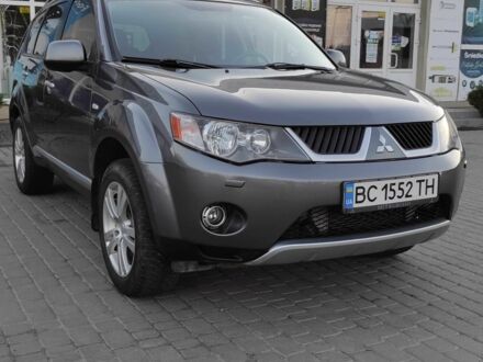 Мицубиси Аутлендер 2008 в Самборе на Automoto.ua Серый Мицубиси Аутлендер, объемом двигателя 2 л и пробегом 234 тыс. км за 9100 $, фото 1 на Automoto.ua