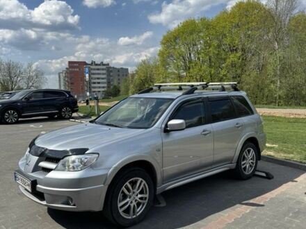 Мицубиси Аутлендер 2009 в Одессе на Automoto.ua Серый Мицубиси Аутлендер, объемом двигателя 2.4 л и пробегом 100 тыс. км за 8800 $, фото 1 на Automoto.ua