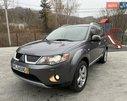 Серый Мицубиси Аутлендер, объемом двигателя 2.2 л и пробегом 162 тыс. км за 10000 $, фото 1 на Automoto.ua