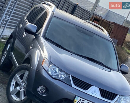 Сірий Міцубісі Аутлендер, об'ємом двигуна 3 л та пробігом 177 тис. км за 8900 $, фото 1 на Automoto.ua