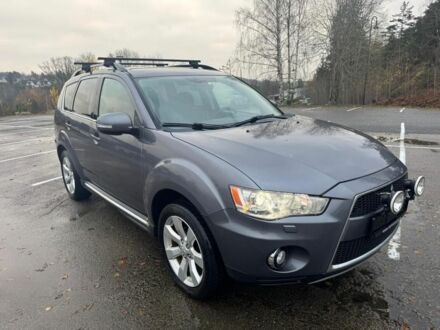 Серый Мицубиси Аутлендер, объемом двигателя 0 л и пробегом 260 тыс. км за 6000 $, фото 1 на Automoto.ua