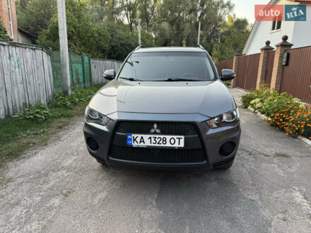 Мицубиси Аутлендер 2011 в Киеве на Automoto.ua Серый Мицубиси Аутлендер, объемом двигателя 2 л и пробегом 269 тыс. км за 10500 $, фото 1 на Automoto.ua