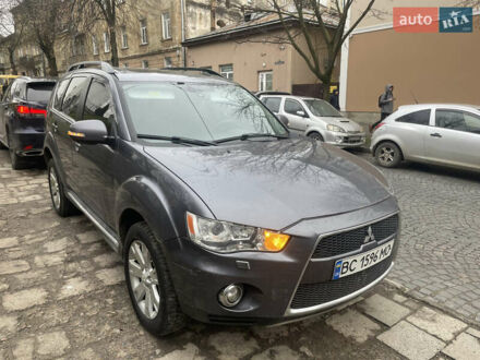 Сірий Міцубісі Аутлендер, об'ємом двигуна 2.27 л та пробігом 369 тис. км за 9500 $, фото 1 на Automoto.ua