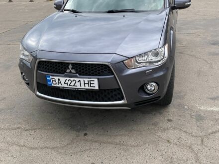 Мицубиси Аутлендер 2011 в Новоархангельске на Automoto.ua Серый Мицубиси Аутлендер, объемом двигателя 2 л и пробегом 217 тыс. км за 11800 $, фото 1 на Automoto.ua