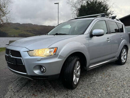 Серый Мицубиси Аутлендер, объемом двигателя 0 л и пробегом 279 тыс. км за 4935 $, фото 1 на Automoto.ua