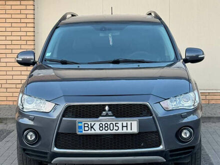 Мицубиси Аутлендер 2011 в Дубно на Automoto.ua Серый Мицубиси Аутлендер, объемом двигателя 2.27 л и пробегом 265 тыс. км за 11500 $, фото 1 на Automoto.ua