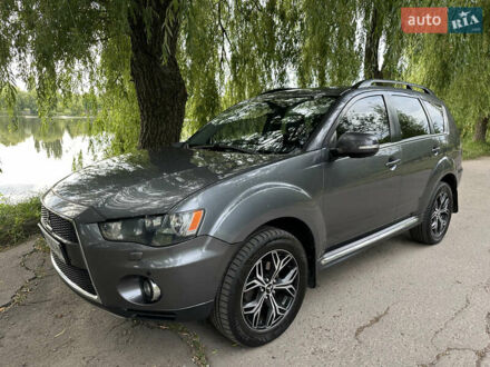 Мицубиси Аутлендер 2011 в Ровно на Automoto.ua Серый Мицубиси Аутлендер, объемом двигателя 2.2 л и пробегом 300 тыс. км за 12500 $, фото 1 на Automoto.ua