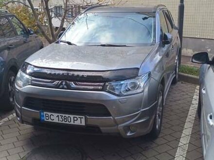 Сірий Міцубісі Аутлендер, об'ємом двигуна 2.27 л та пробігом 232 тис. км за 12500 $, фото 1 на Automoto.ua