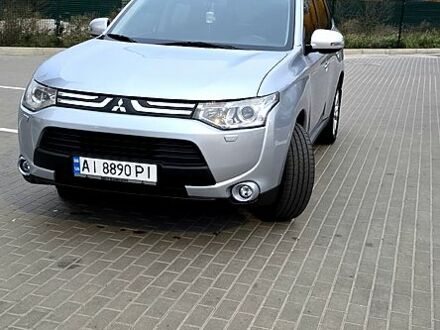 Міцубісі Аутлендер 2012 у Броварах на Automoto.ua Сірий Міцубісі Аутлендер, об'ємом двигуна 2.4 л та пробігом 261 тис. км за 13400 $, фото 1 на Automoto.ua