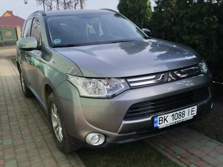 Мицубиси Аутлендер 2012 в Владимирце на Automoto.ua Серый Мицубиси Аутлендер, объемом двигателя 2.27 л и пробегом 167 тыс. км за 12500 $, фото 1 на Automoto.ua