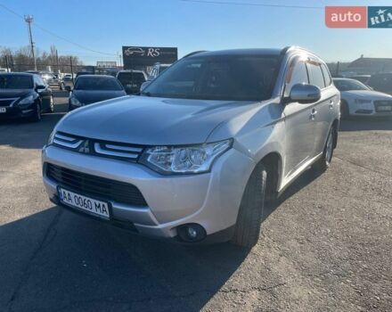 Серый Мицубиси Аутлендер, объемом двигателя 2.4 л и пробегом 197 тыс. км за 9200 $, фото 1 на Automoto.ua