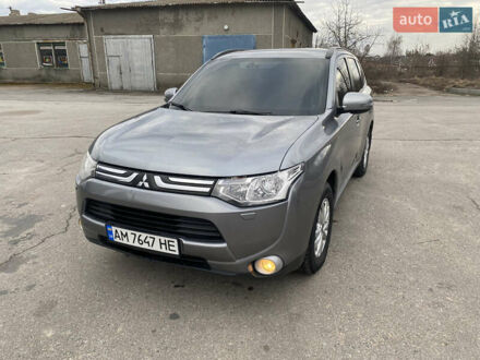 Міцубісі Аутлендер 2012 у Бердичеве на Automoto.ua Сірий Міцубісі Аутлендер, об'ємом двигуна 2.3 л та пробігом 181 тис. км за 11499 $, фото 1 на Automoto.ua