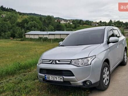 Мицубиси Аутлендер 2013 в Кривом Роге на Automoto.ua Серый Мицубиси Аутлендер, объемом двигателя 2.4 л и пробегом 133 тыс. км за 12300 $, фото 1 на Automoto.ua