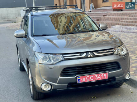 Мицубиси Аутлендер 2013 в Киеве на Automoto.ua Серый Мицубиси Аутлендер, объемом двигателя 2 л и пробегом 179 тыс. км за 12900 $, фото 1 на Automoto.ua
