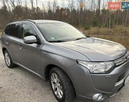 Серый Мицубиси Аутлендер, объемом двигателя 2 л и пробегом 280 тыс. км за 14500 $, фото 1 на Automoto.ua