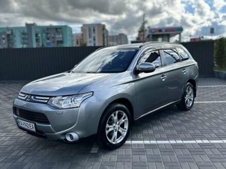 Мицубиси Аутлендер 2013 в Киеве на Automoto.ua Серый Мицубиси Аутлендер, объемом двигателя 2.35 л и пробегом 194 тыс. км за 12800 $, фото 1 на Automoto.ua