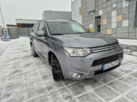 Серый Мицубиси Аутлендер, объемом двигателя 2 л и пробегом 270 тыс. км за 11700 $, фото 1 на Automoto.ua