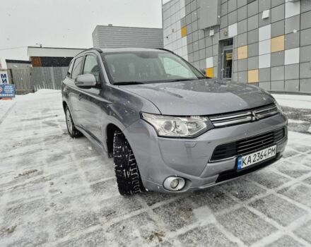 Серый Мицубиси Аутлендер, объемом двигателя 2 л и пробегом 270 тыс. км за 11700 $, фото 1 на Automoto.ua