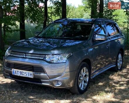 Сірий Міцубісі Аутлендер, об'ємом двигуна 2 л та пробігом 280 тис. км за 13500 $, фото 1 на Automoto.ua