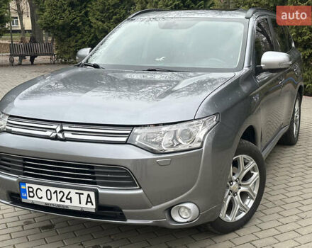 Серый Мицубиси Аутлендер, объемом двигателя 2 л и пробегом 285 тыс. км за 14700 $, фото 1 на Automoto.ua