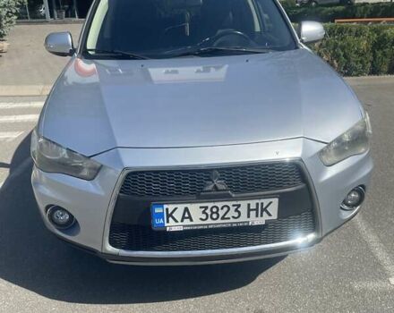 Сірий Міцубісі Аутлендер, об'ємом двигуна 2.4 л та пробігом 260 тис. км за 10500 $, фото 1 на Automoto.ua