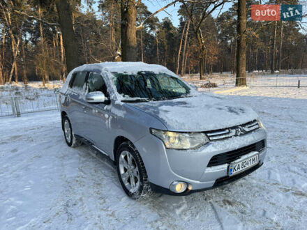 Серый Мицубиси Аутлендер, объемом двигателя 2.4 л и пробегом 177 тыс. км за 13500 $, фото 1 на Automoto.ua