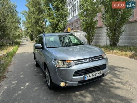 Сірий Міцубісі Аутлендер, об'ємом двигуна 2.36 л та пробігом 180 тис. км за 12900 $, фото 1 на Automoto.ua