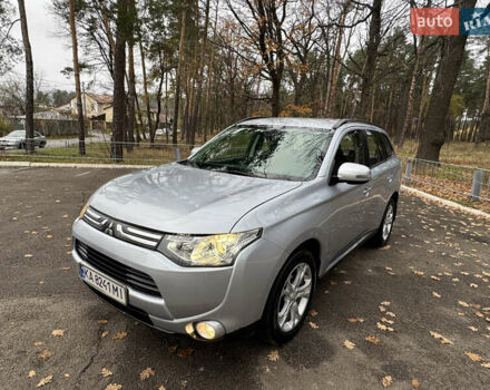 Сірий Міцубісі Аутлендер, об'ємом двигуна 2.36 л та пробігом 177 тис. км за 13499 $, фото 1 на Automoto.ua