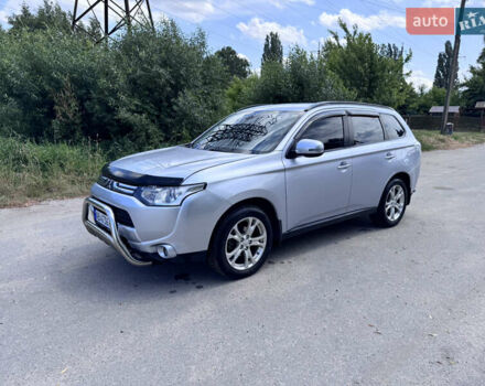 Сірий Міцубісі Аутлендер, об'ємом двигуна 0 л та пробігом 269 тис. км за 10500 $, фото 1 на Automoto.ua