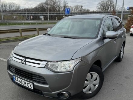 Сірий Міцубісі Аутлендер, об'ємом двигуна 2 л та пробігом 177 тис. км за 10399 $, фото 1 на Automoto.ua