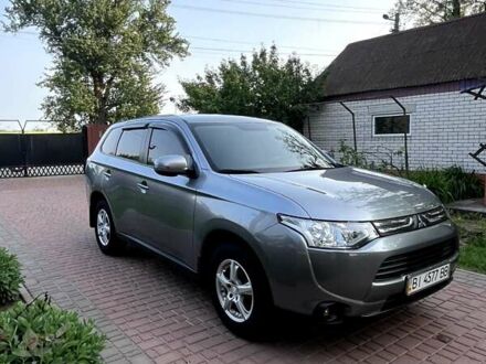 Міцубісі Аутлендер 2014 у Новых Санжарах на Automoto.ua Сірий Міцубісі Аутлендер, об'ємом двигуна 2 л та пробігом 166 тис. км за 12900 $, фото 1 на Automoto.ua