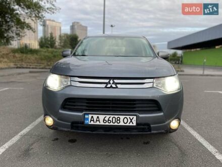 Мицубиси Аутлендер 2014 в Киеве на Automoto.ua Серый Мицубиси Аутлендер, объемом двигателя 2 л и пробегом 175 тыс. км за 10500 $, фото 1 на Automoto.ua