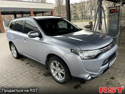 Мицубиси Аутлендер 2014 в Черкассах на Automoto.ua Серый Мицубиси Аутлендер, объемом двигателя 2.4 л и пробегом 28 тыс. км за 17000 $, фото 1 на Automoto.ua