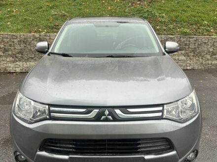 Серый Мицубиси Аутлендер, объемом двигателя 2.4 л и пробегом 219 тыс. км за 10800 $, фото 1 на Automoto.ua