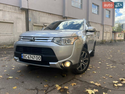 Мицубиси Аутлендер 2014 в Львове на Automoto.ua Серый Мицубиси Аутлендер, объемом двигателя 3 л и пробегом 235 тыс. км за 12400 $, фото 1 на Automoto.ua