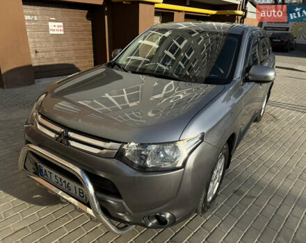 Серый Мицубиси Аутлендер, объемом двигателя 2 л и пробегом 137 тыс. км за 13700 $, фото 1 на Automoto.ua