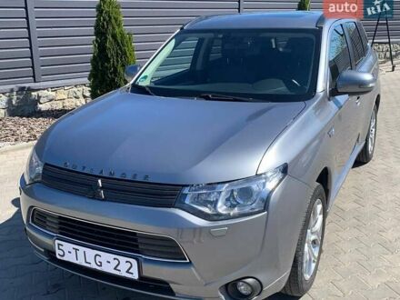 Мицубиси Аутлендер 2014 в Умани на Automoto.ua Серый Мицубиси Аутлендер, объемом двигателя 2 л и пробегом 235 тыс. км за 16800 $, фото 1 на Automoto.ua