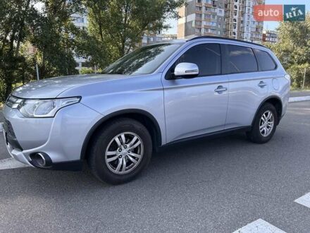 Мицубиси Аутлендер 2015 в Киеве на Automoto.ua Серый Мицубиси Аутлендер, объемом двигателя 2 л и пробегом 109 тыс. км за 13500 $, фото 1 на Automoto.ua